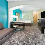 La Quinta Inn & Suites by Wyndham Paris