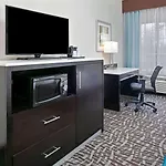 La Quinta Inn & Suites by Wyndham Paris
