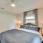 Away In Paris Retreat With Workspace, 2 Mi To Dtwn