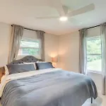 Away In Paris Retreat With Workspace, 2 Mi To Dtwn