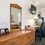 Americas Best Value Inn Paris