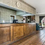 Americas Best Value Inn Paris
