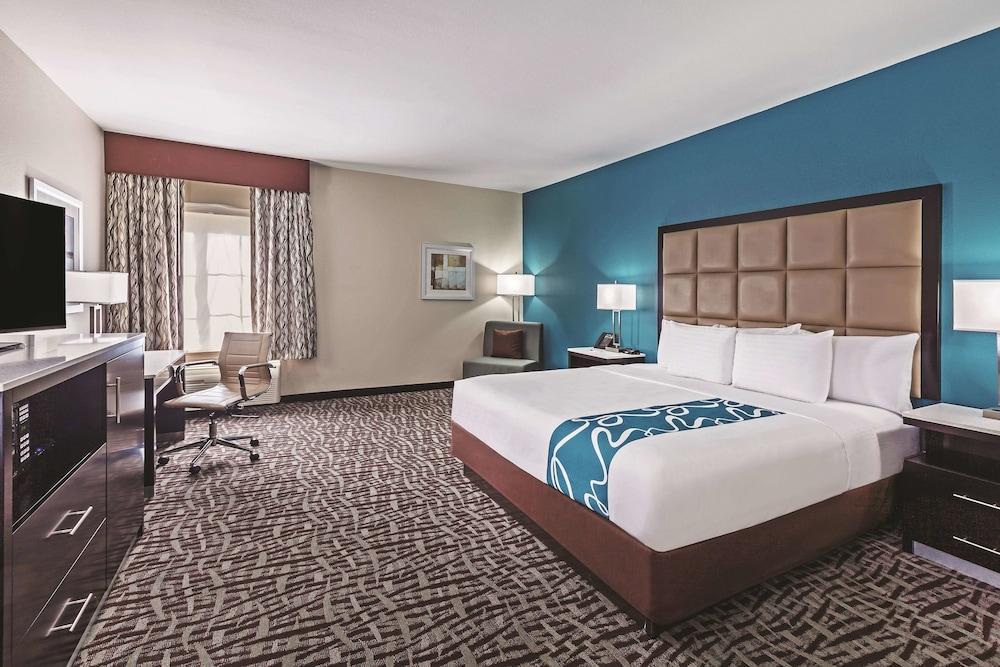 Hotel La Quinta And By Wyndham Paris