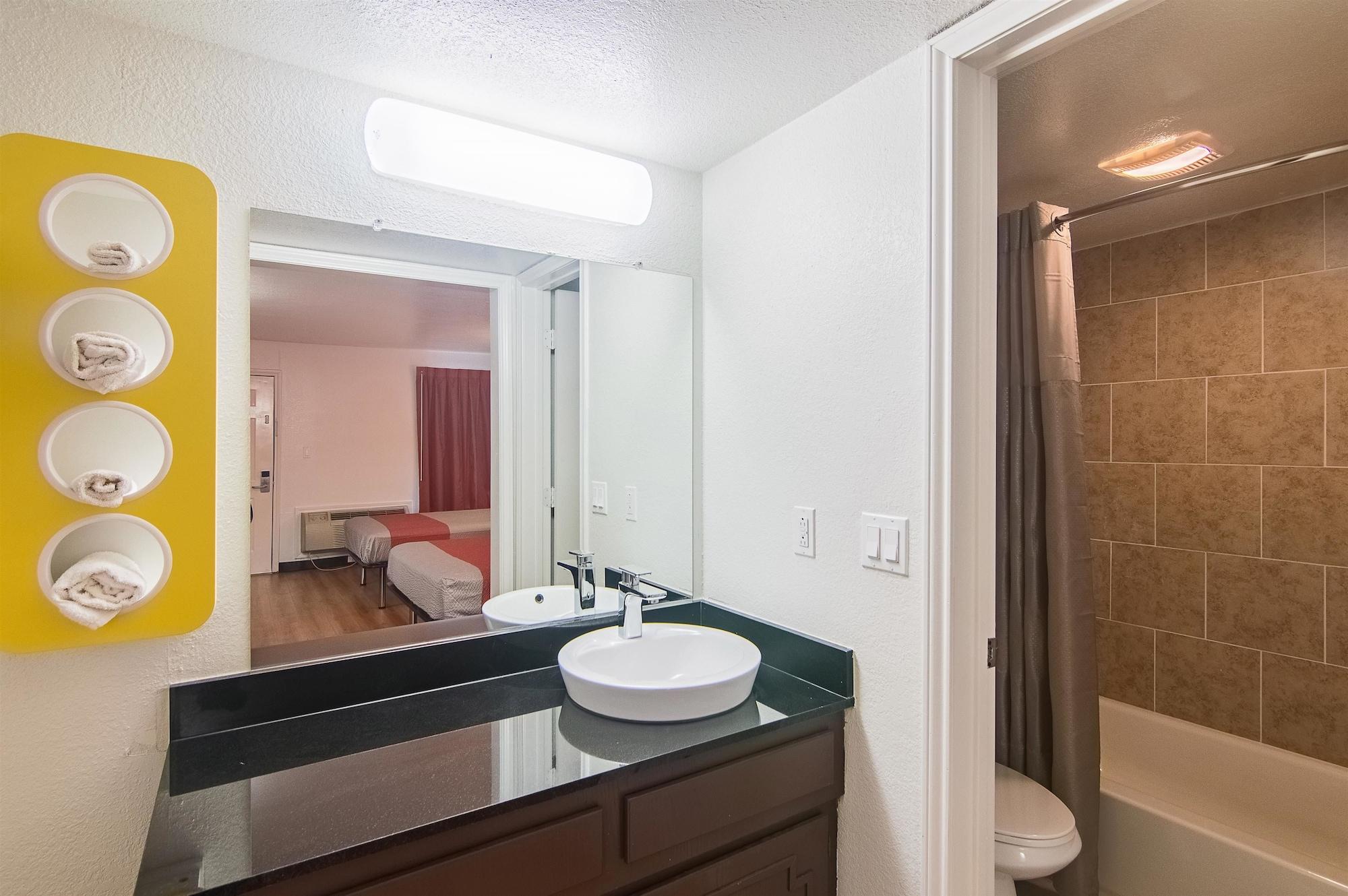 Hotel 6-paris, Tx Paris