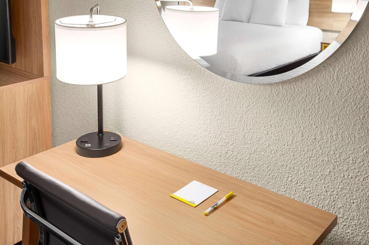 Motel Days By Wyndham Paris