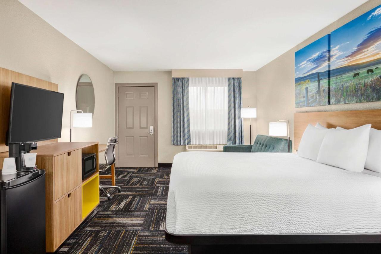 Motel Days By Wyndham Paris