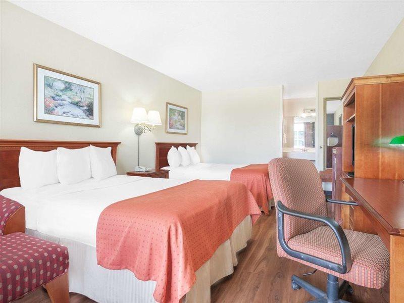 Baymont By Wyndham Paris