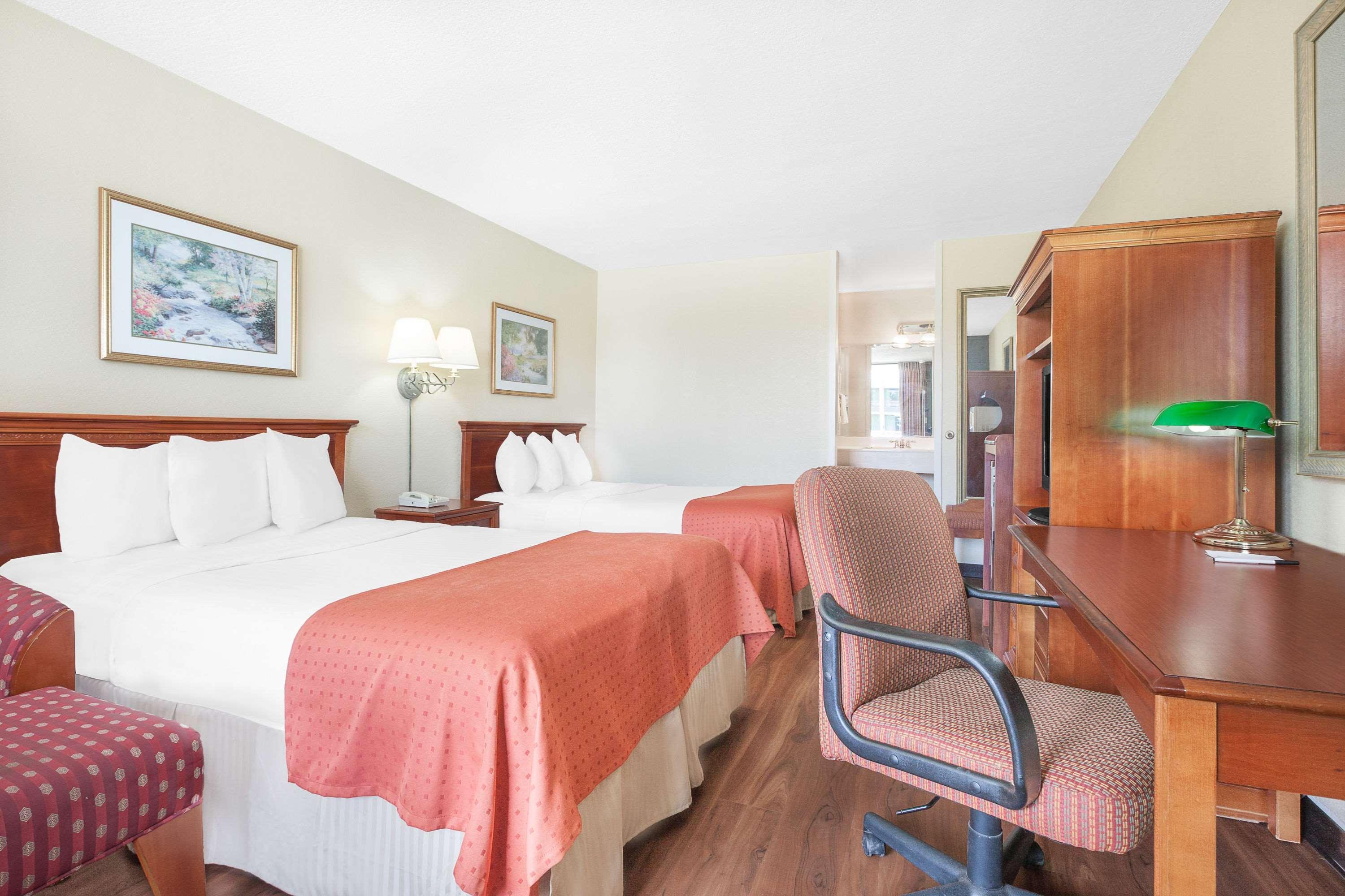 Baymont By Wyndham