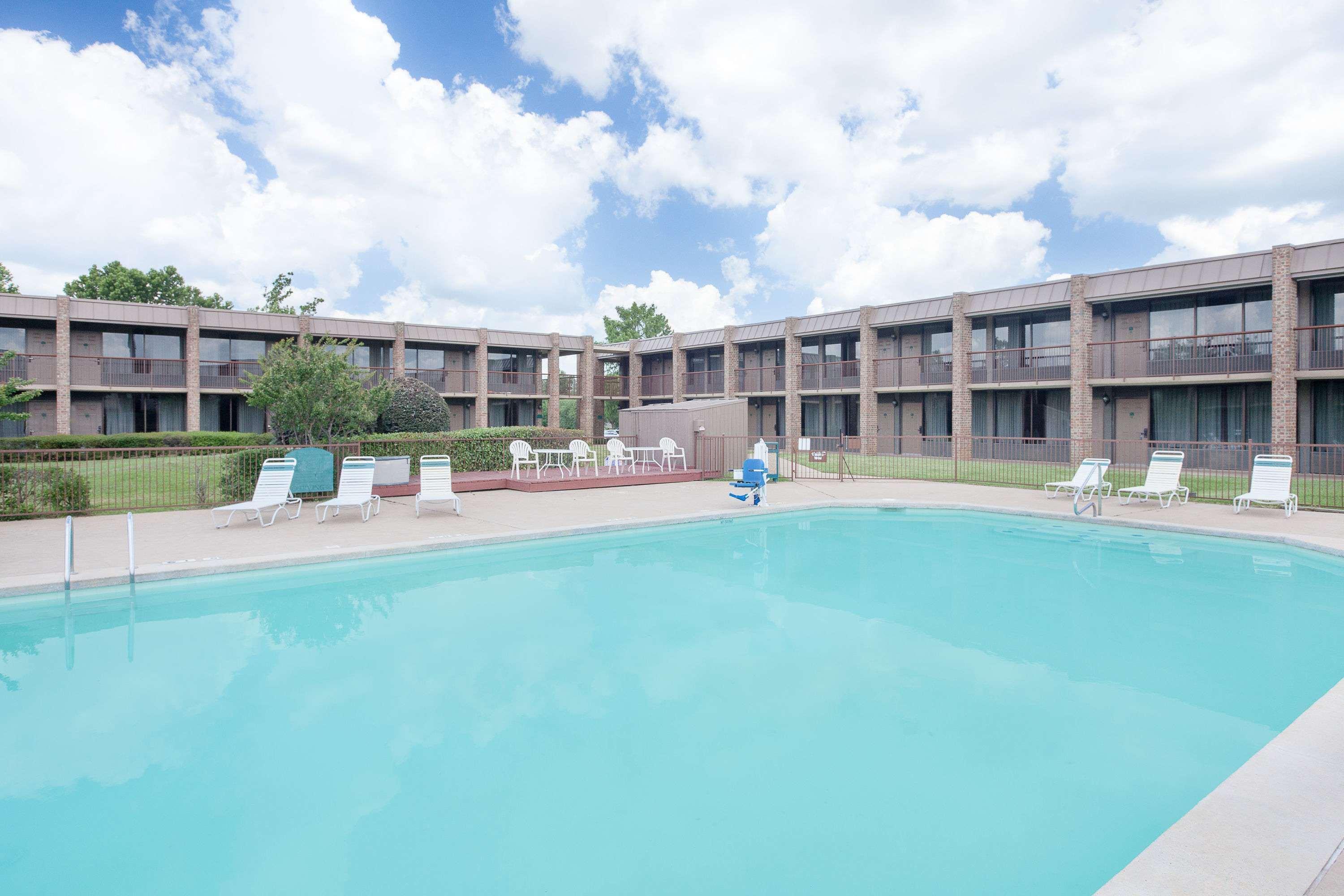 Baymont By Wyndham Paris