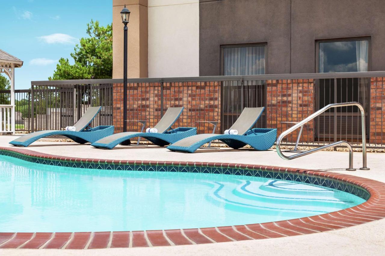 Hotel Hampton 3*