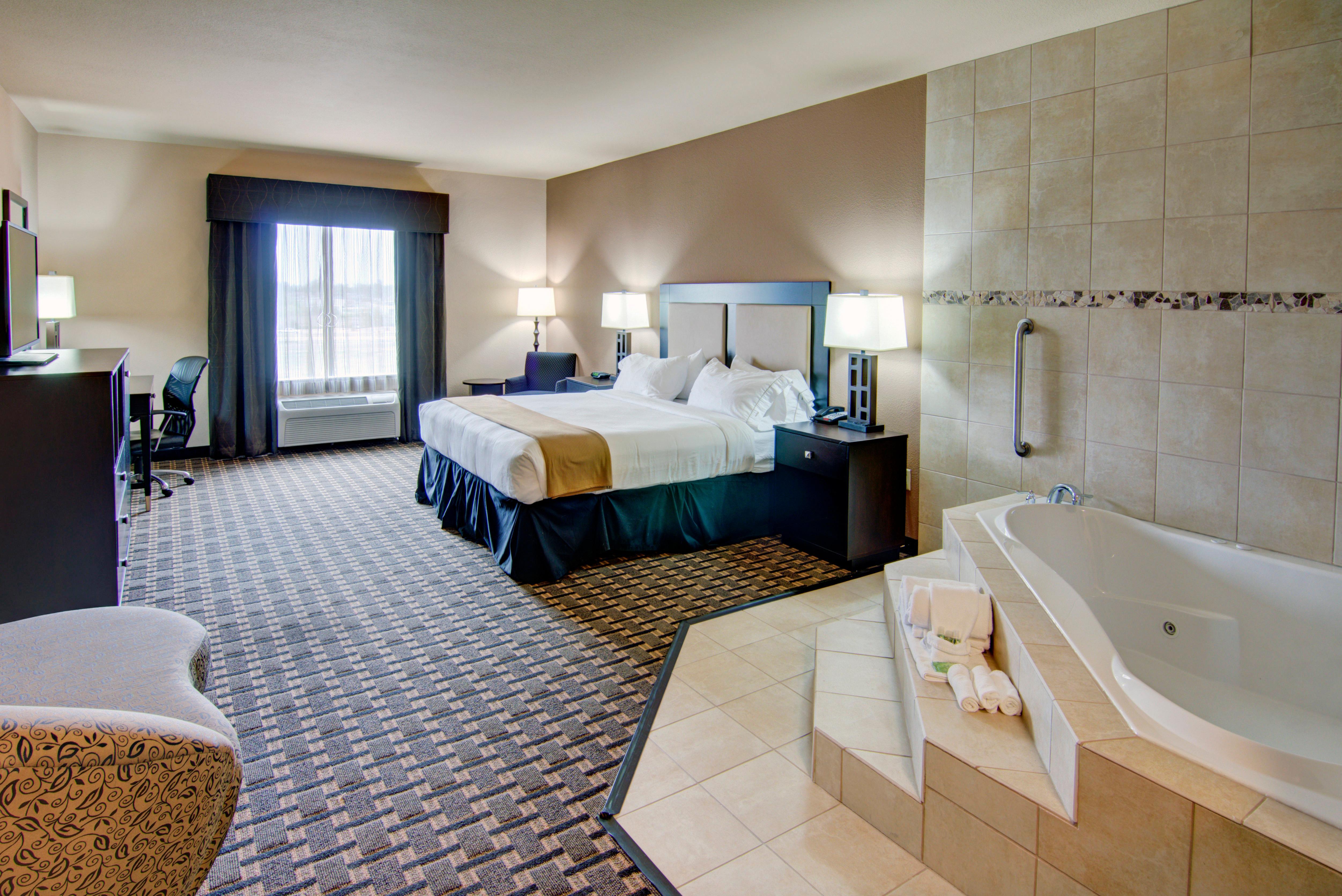 Hotel Express & By Ihg 2*