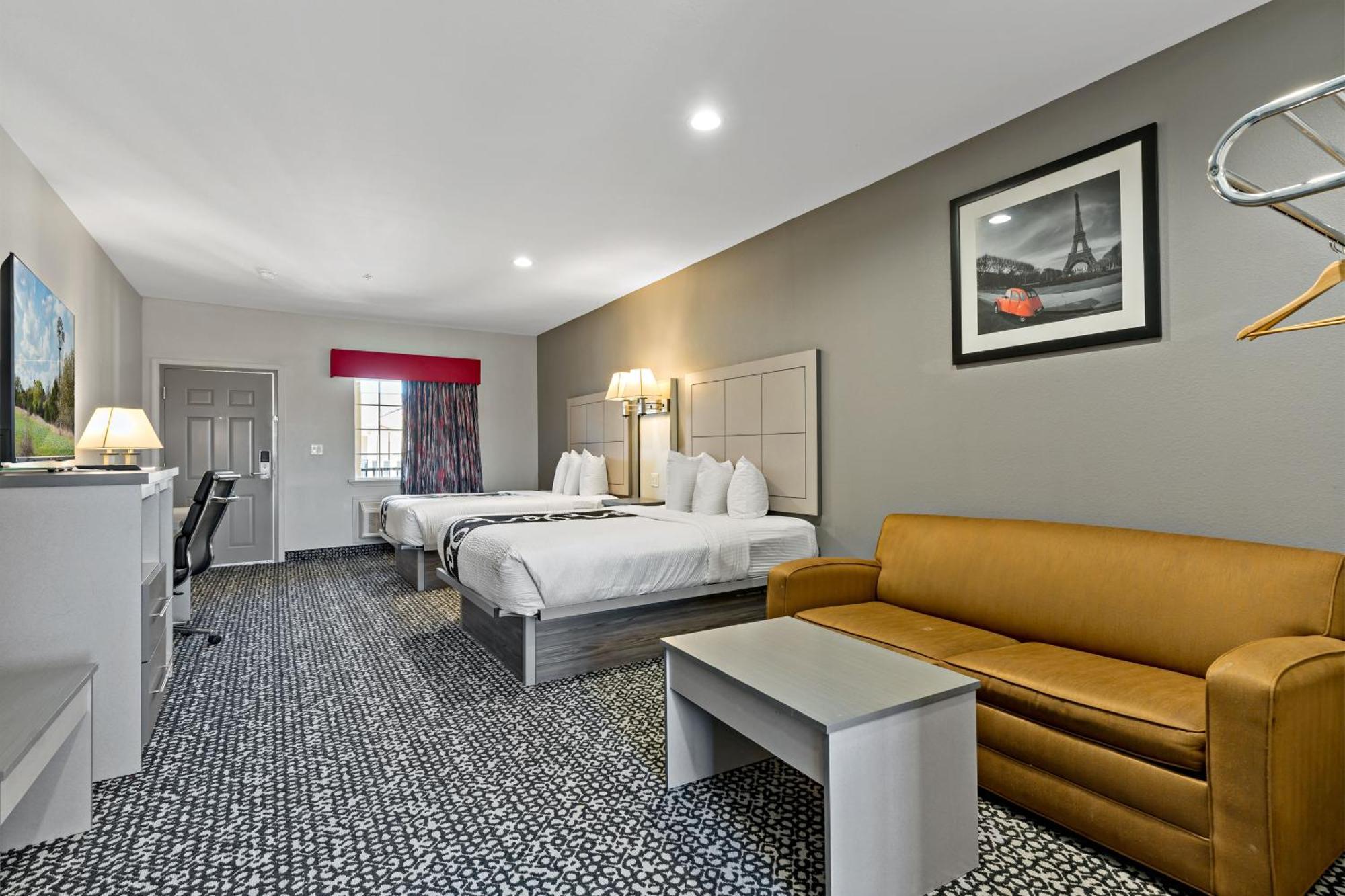 & Hotel 2*