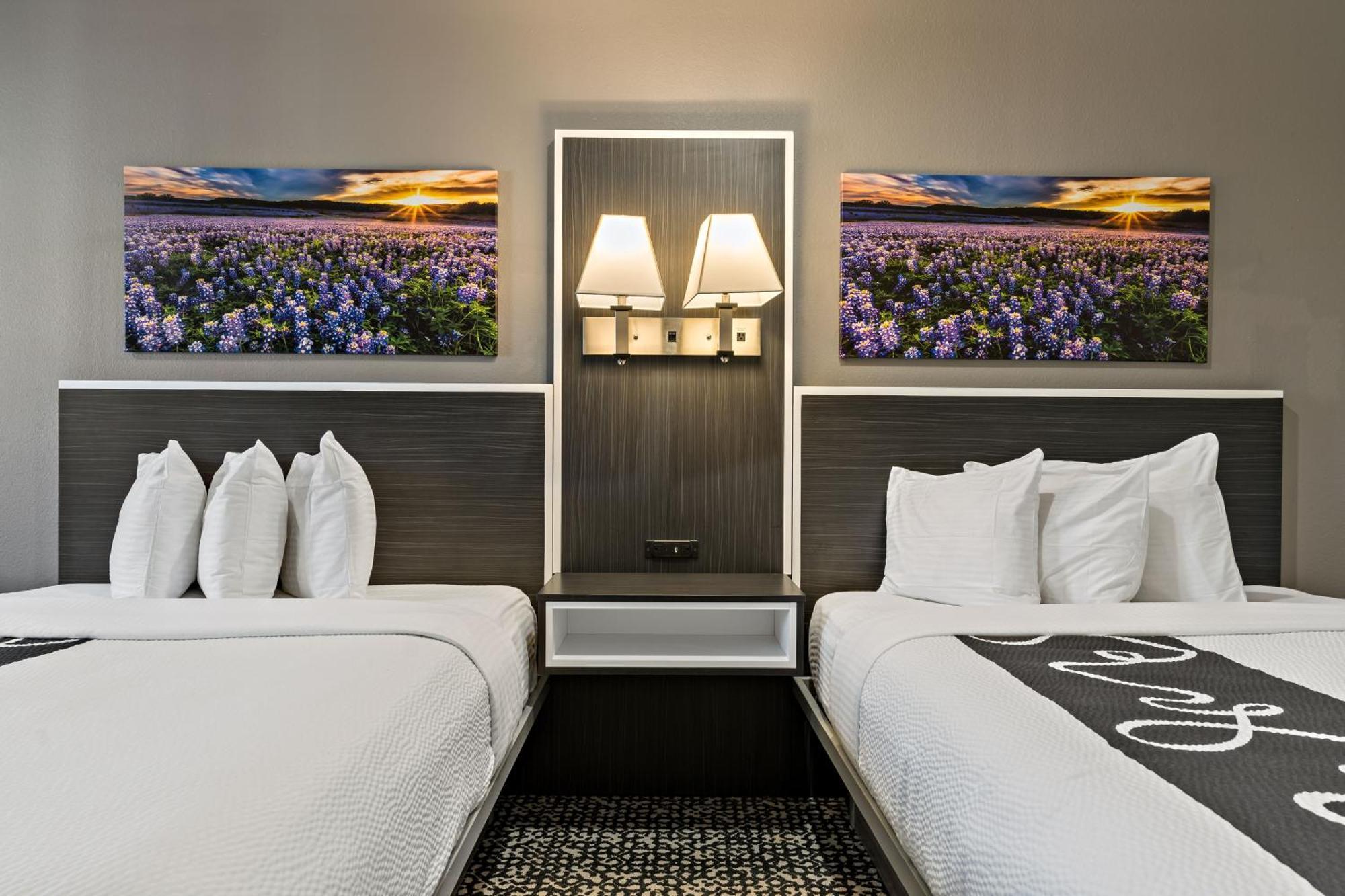 & Hotel 2*