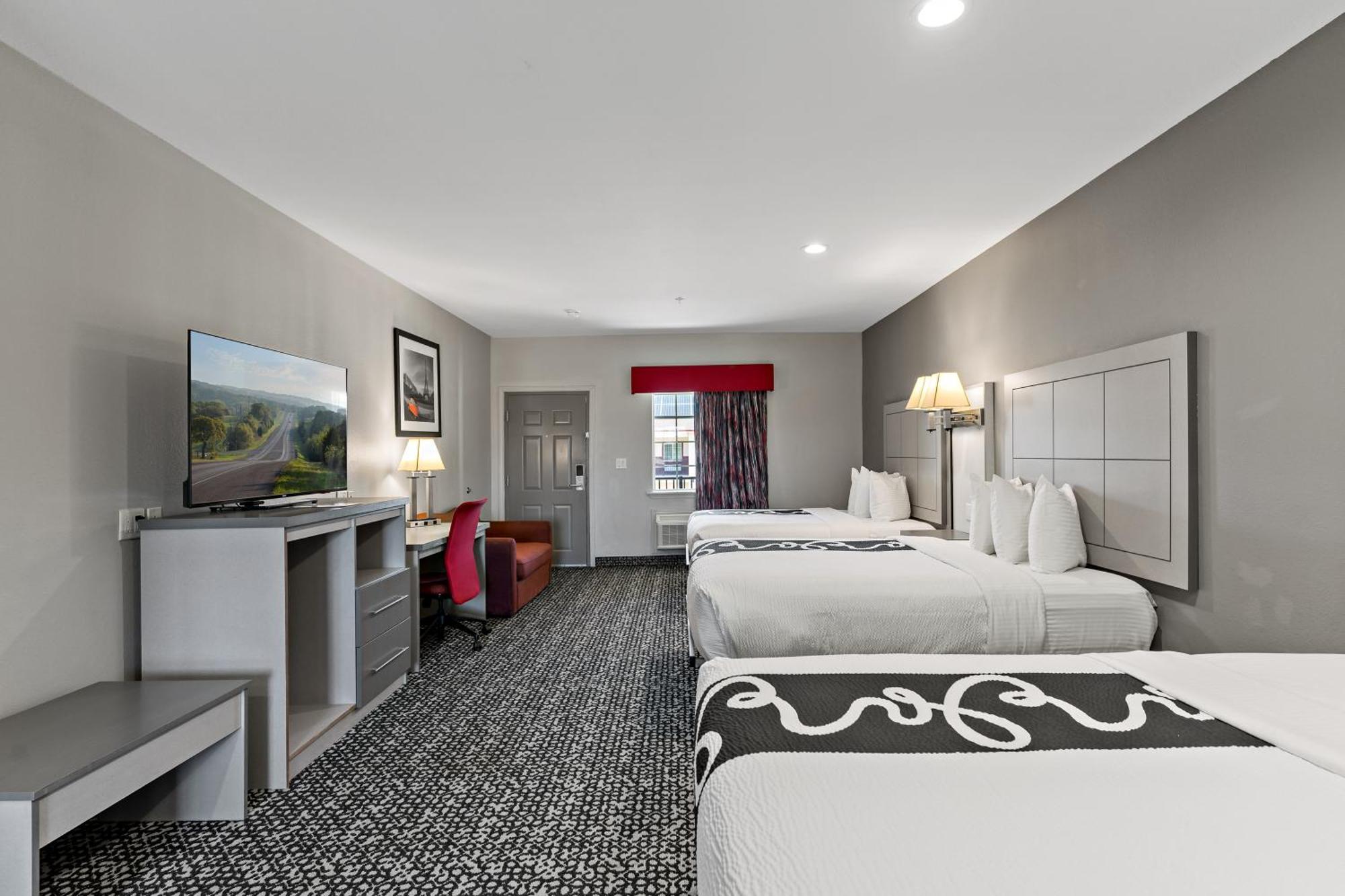 Hotel & 2*
