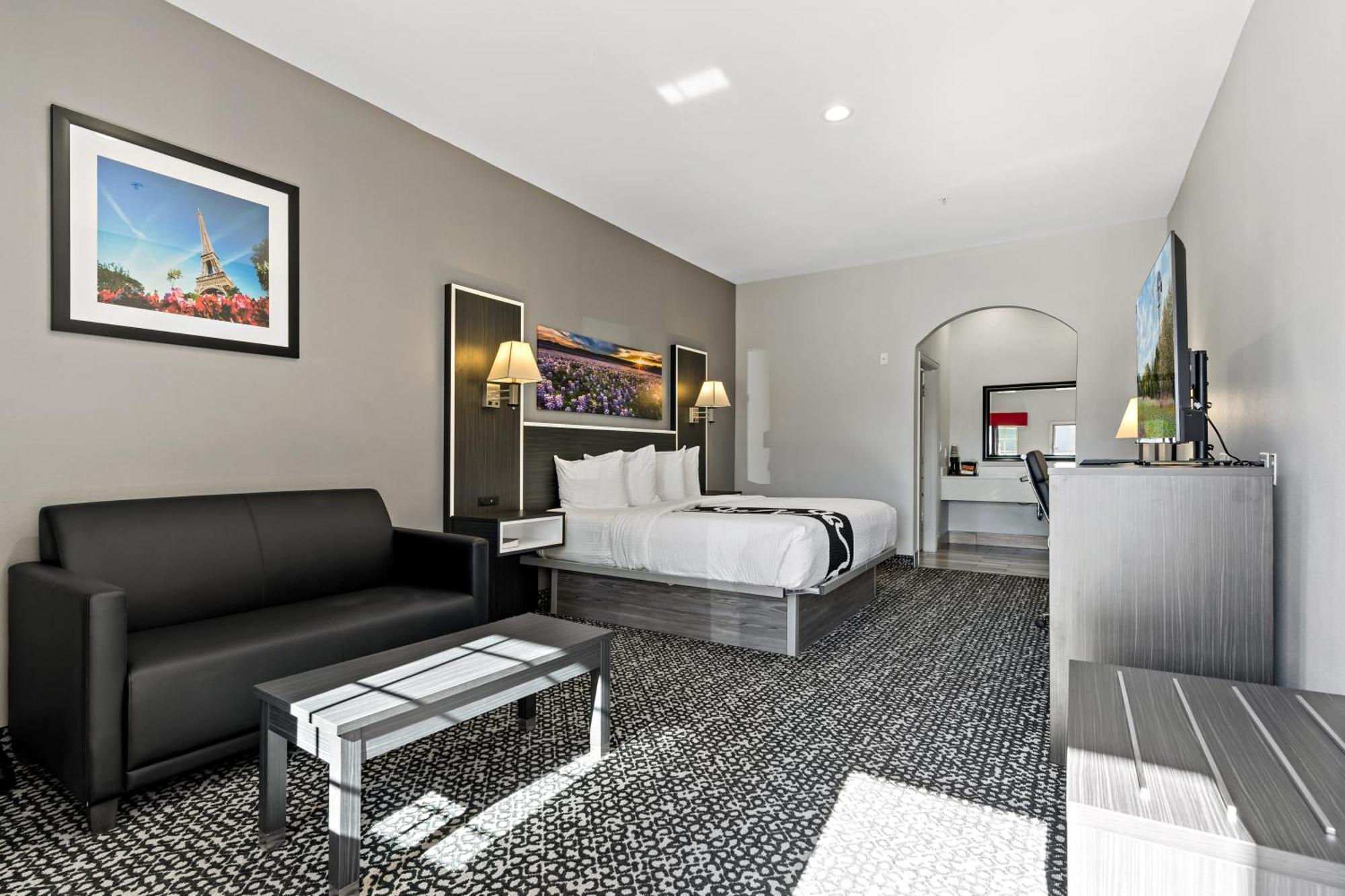 & Hotel 2*