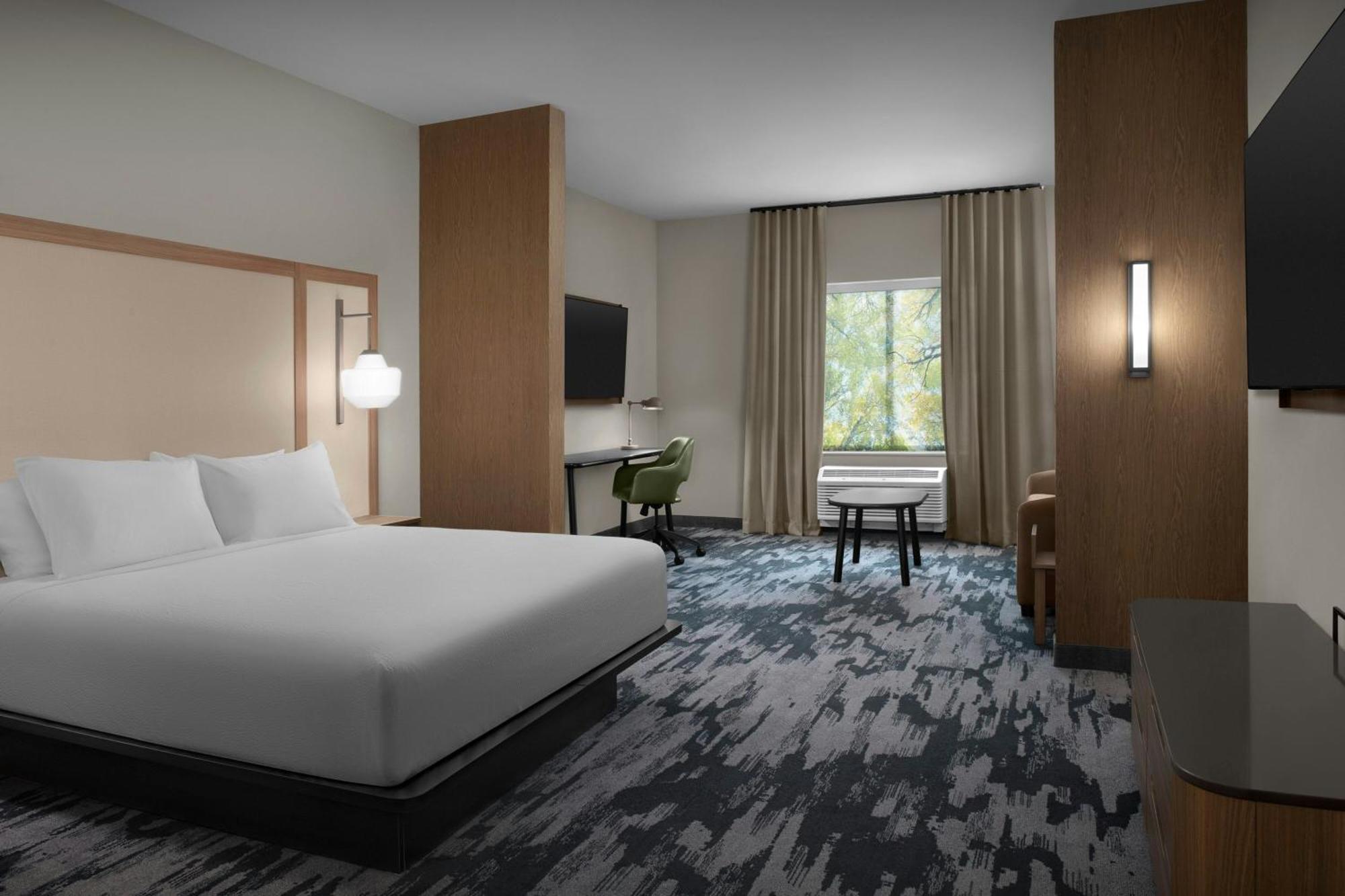 Fairfield By Marriott & Hotel Paris