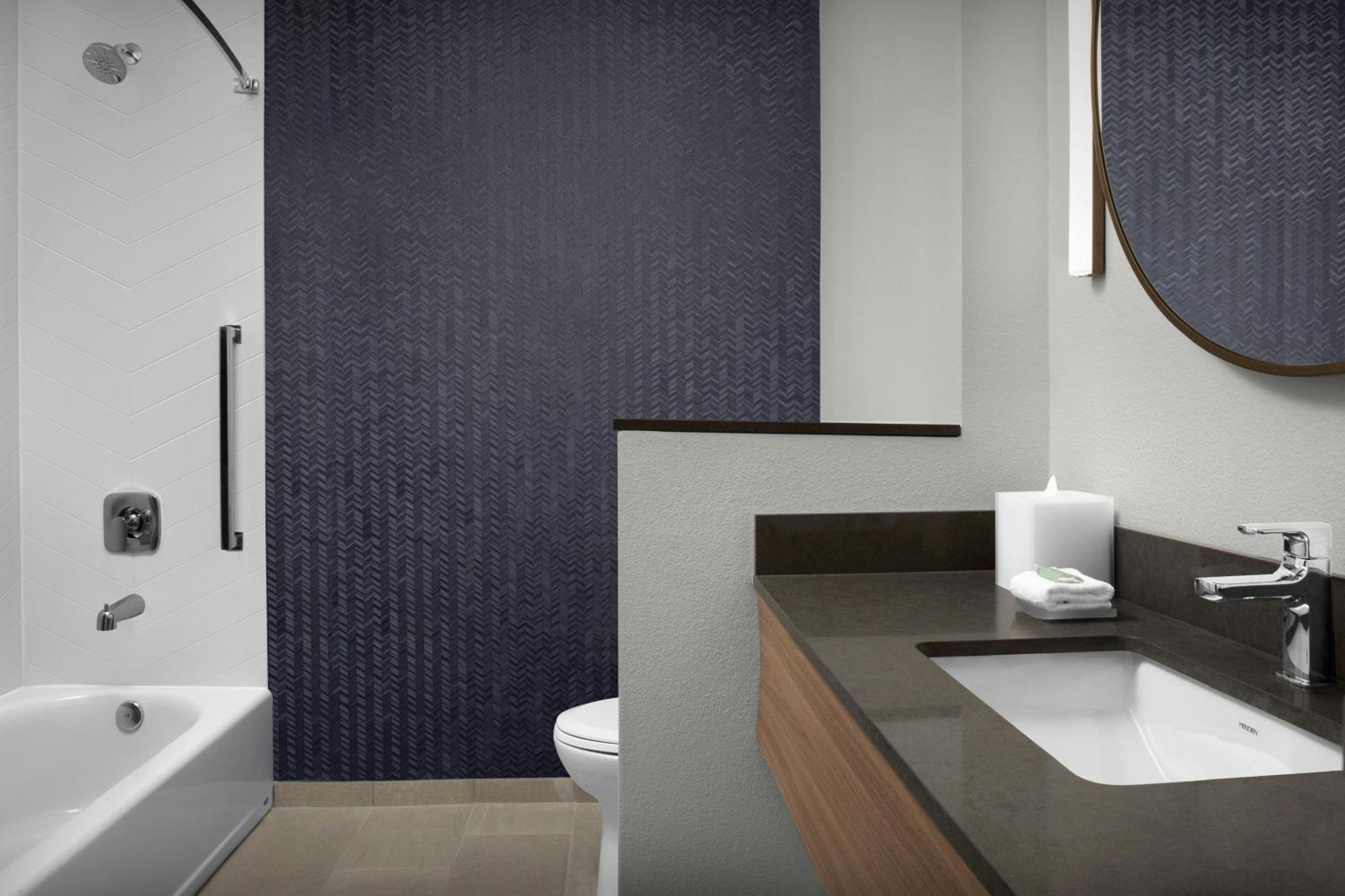 Fairfield By Marriott & 3*