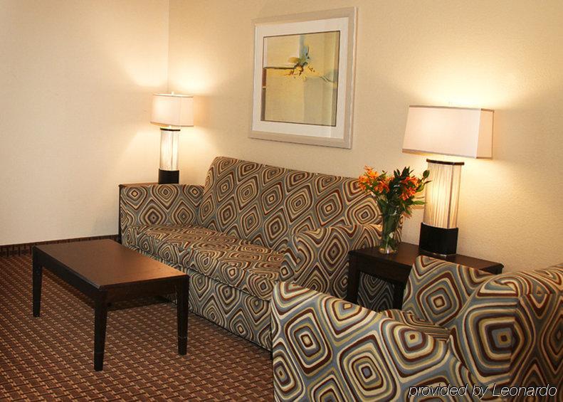 La Quinta And By Wyndham 3*