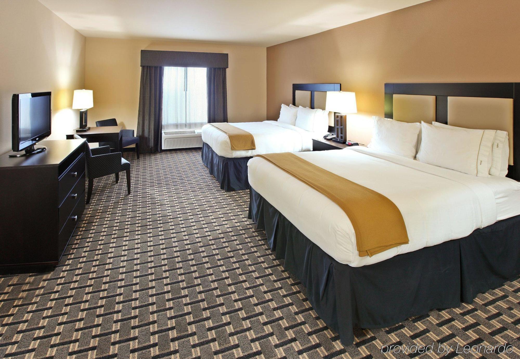 Express & By Ihg 2*