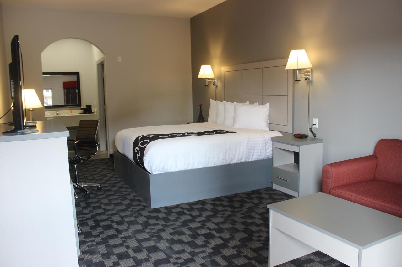 Hotel & 2*