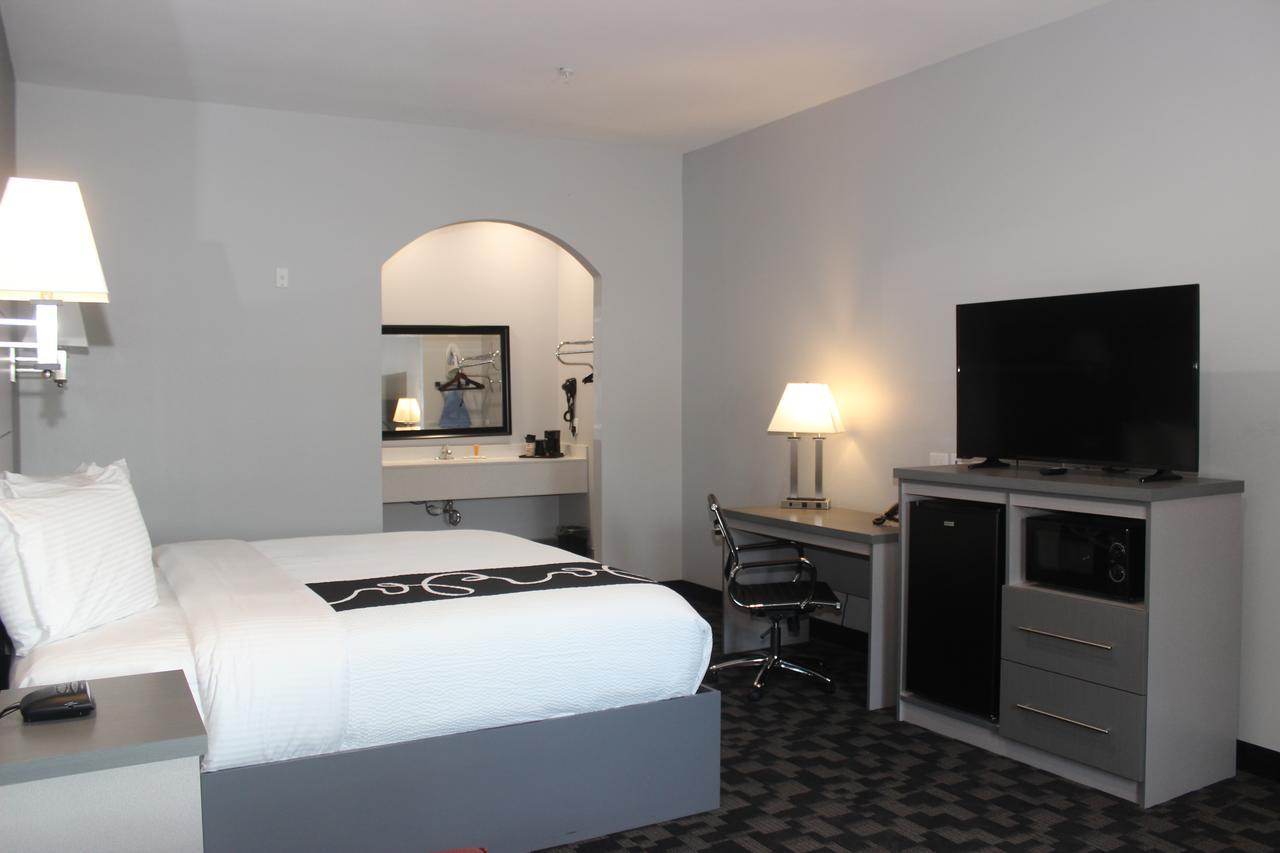 Hotel & 2*