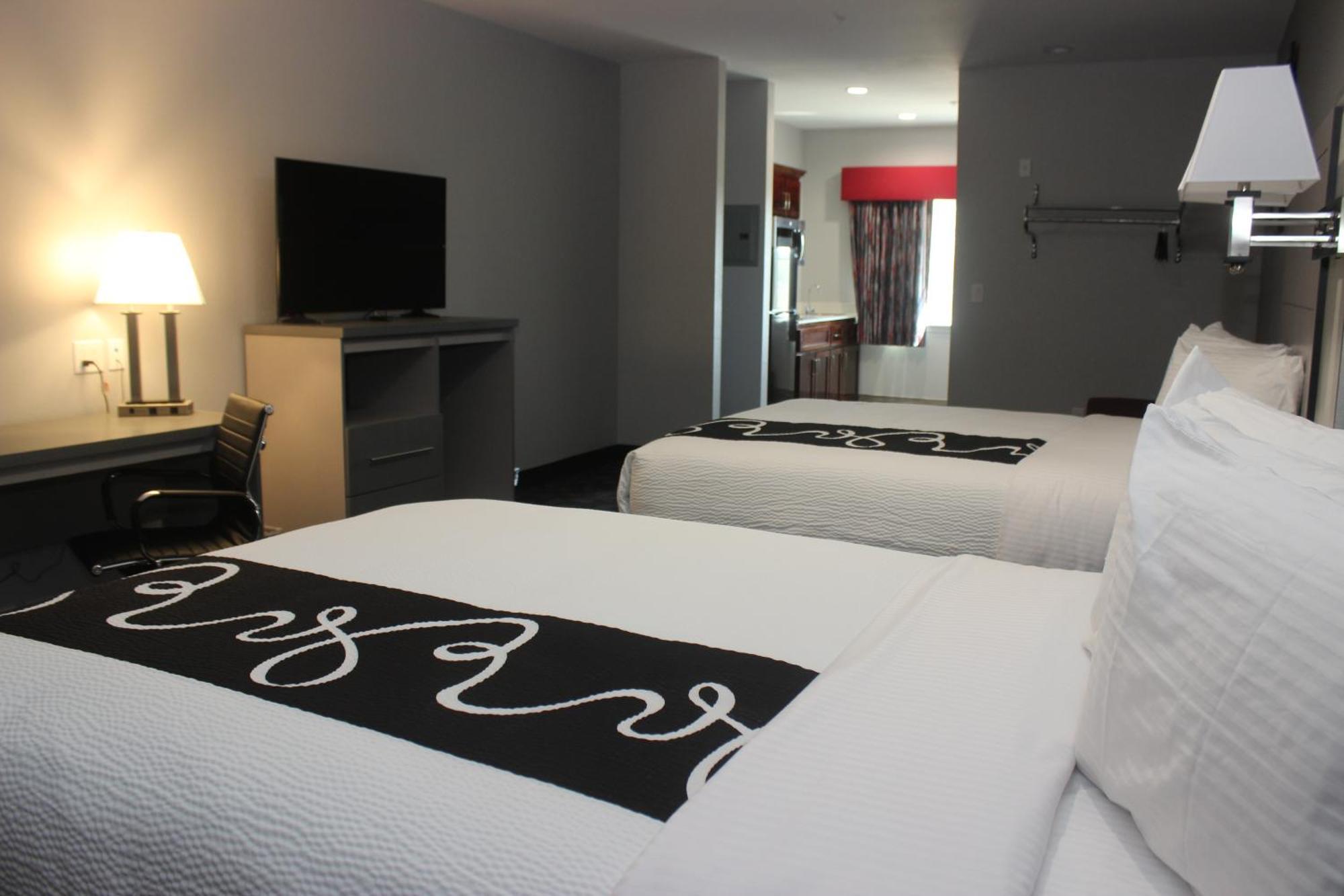 & Hotel 2*