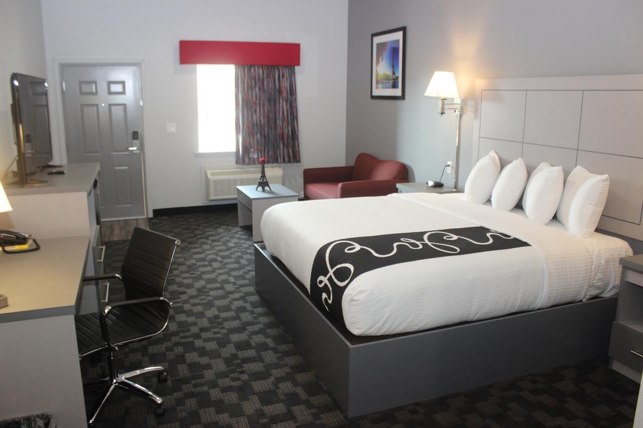 Hotel & 2*