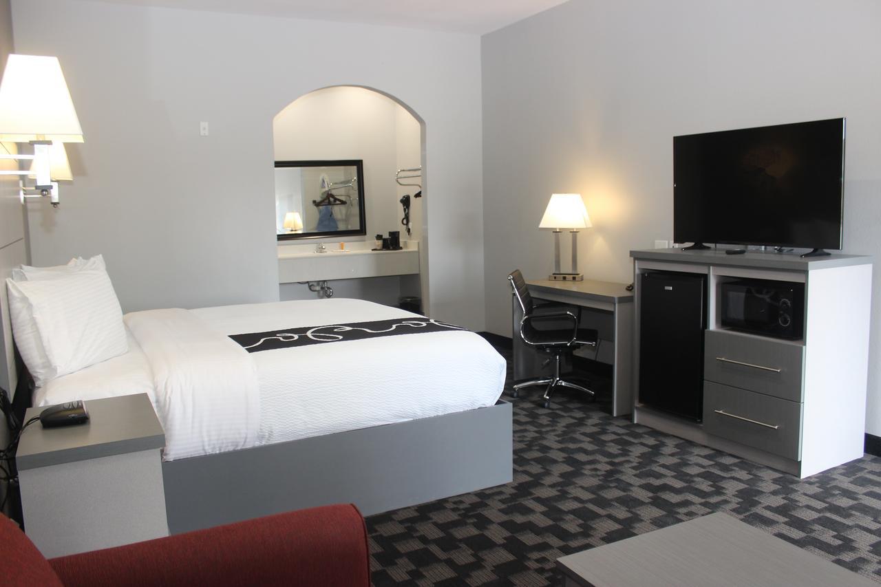 Hotel & 2*
