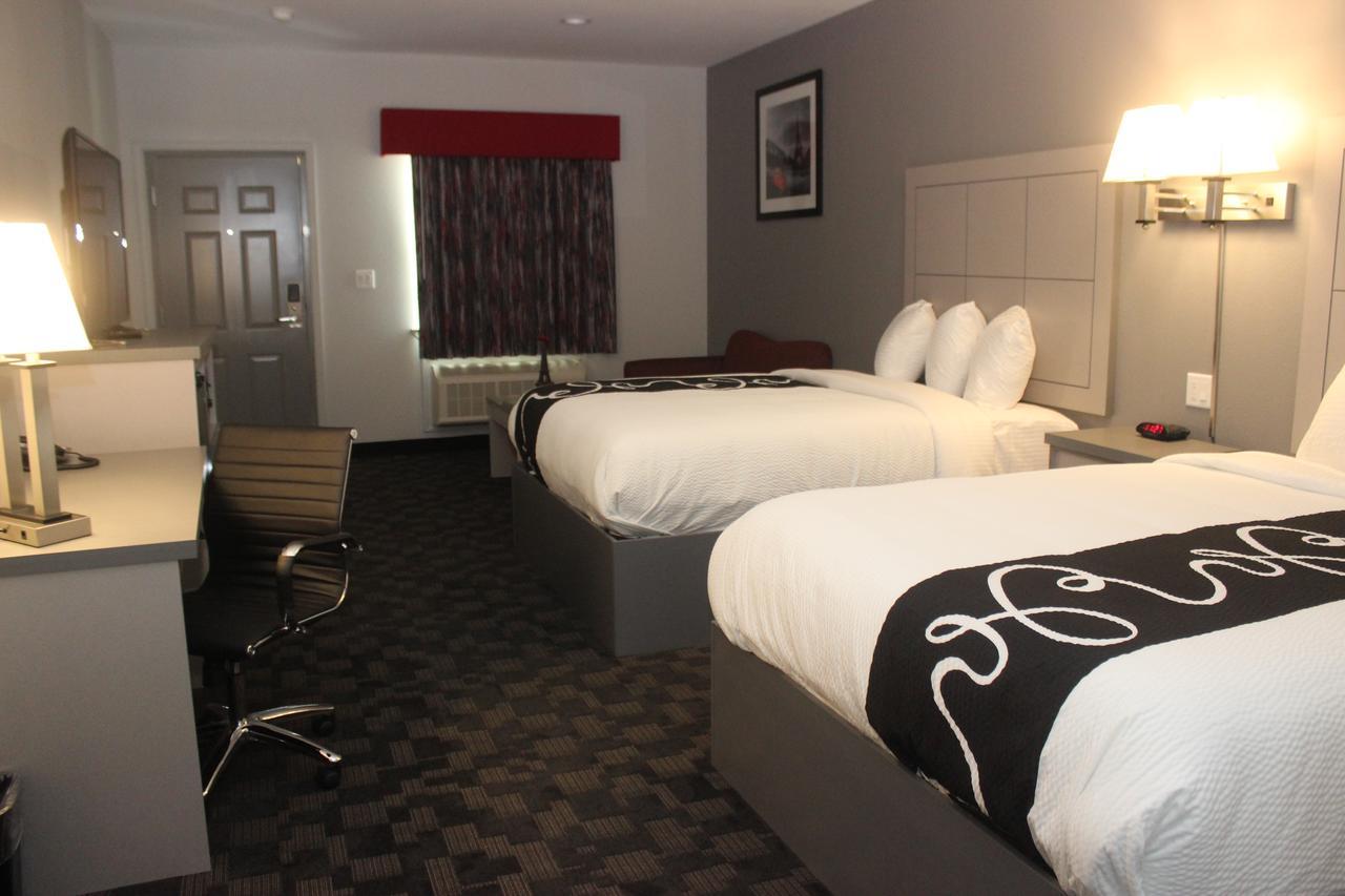 Hotel & 2*