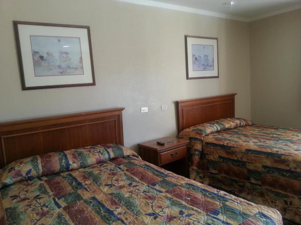 Motel King's *