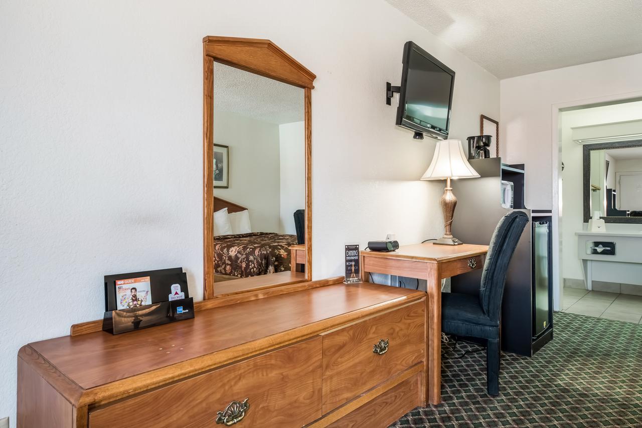 Americas Value Hotel