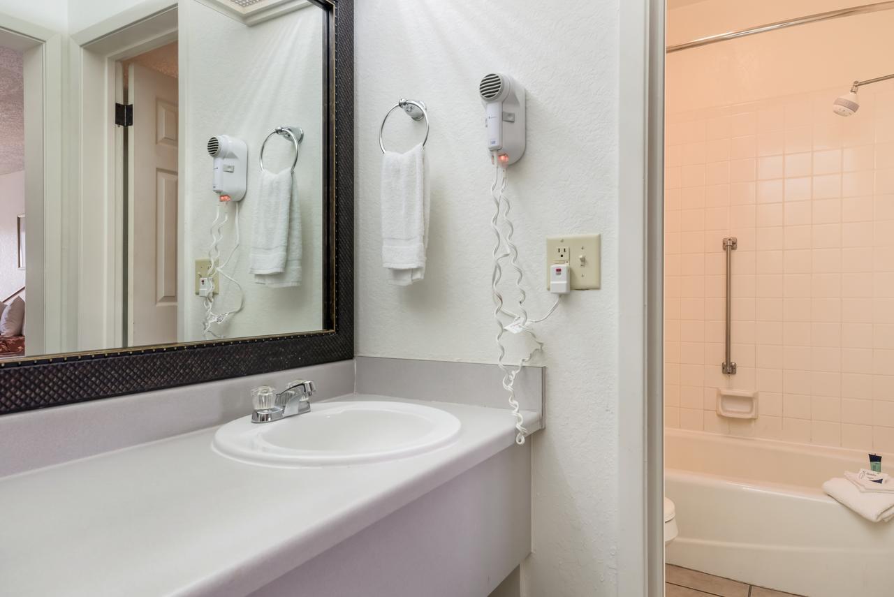 Americas Value Hotel 2*