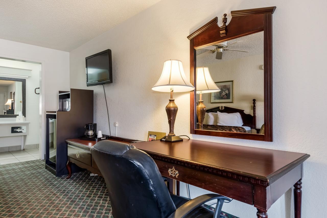 Americas Value Hotel Paris
