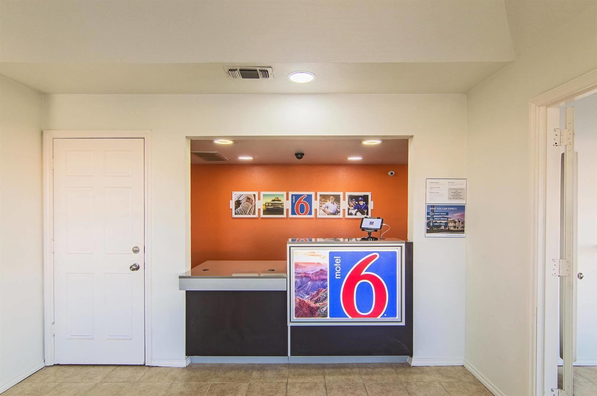Hotel 6-paris, Tx 2*