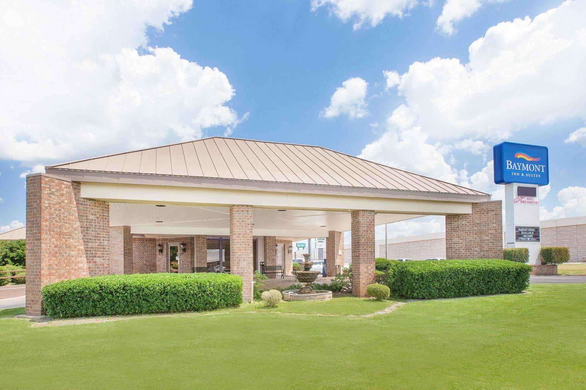 Baymont By Wyndham Motel 3*