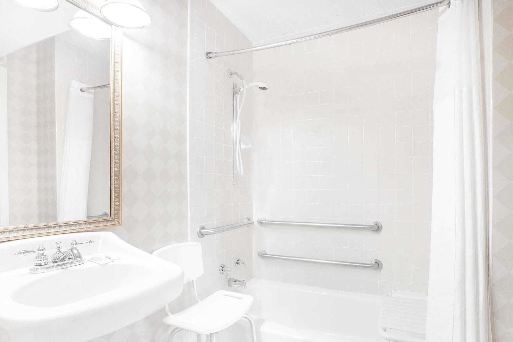 Motel Baymont By Wyndham Paris