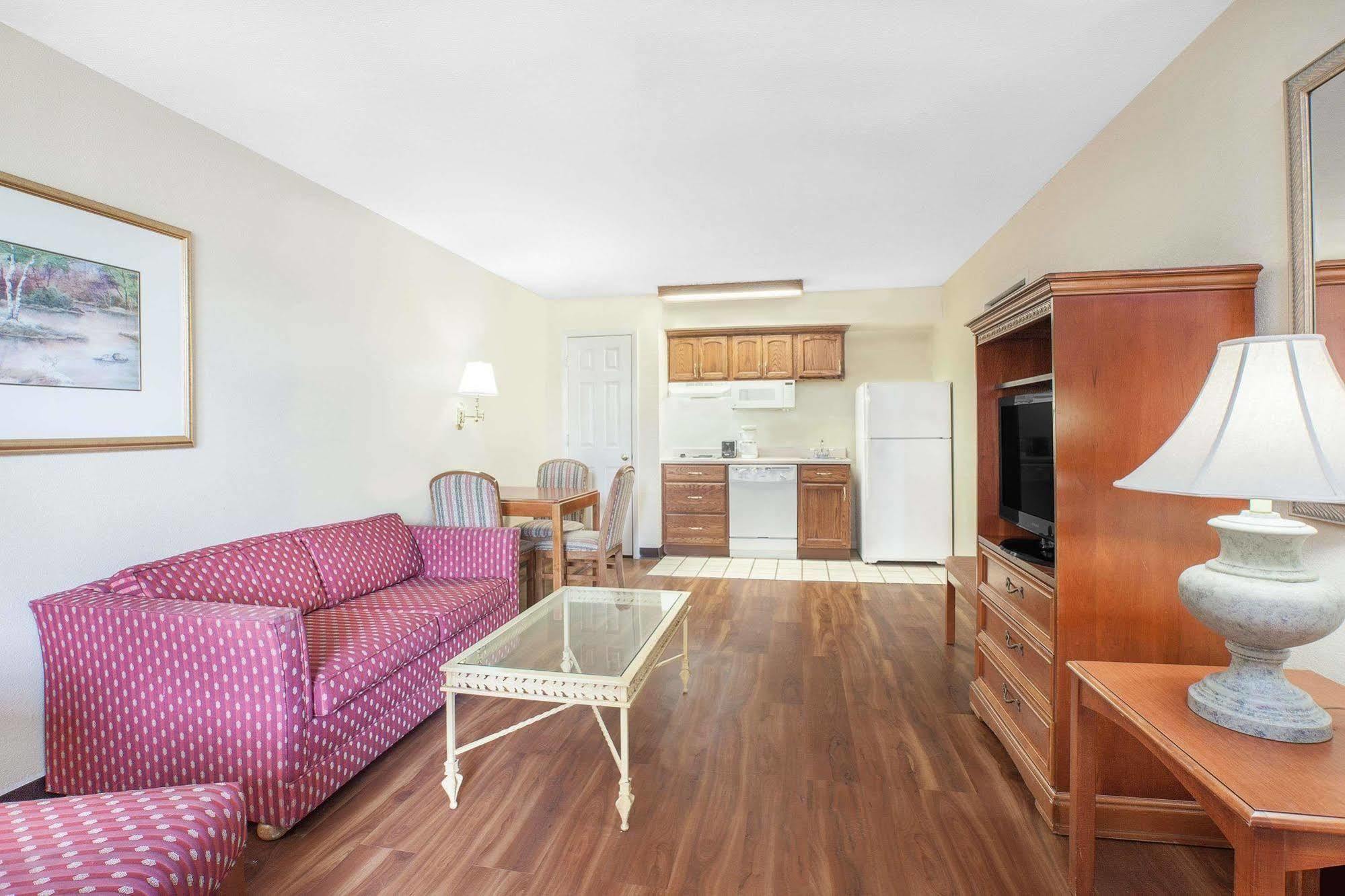 Baymont By Wyndham