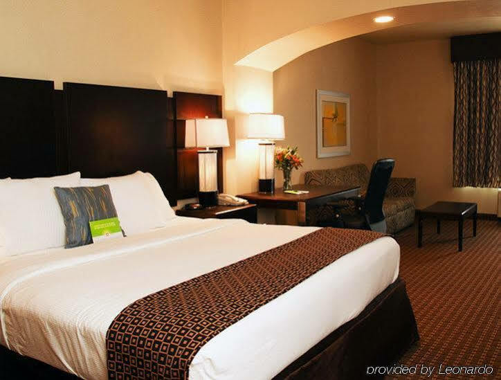 Hotel La Quinta And By Wyndham Paris