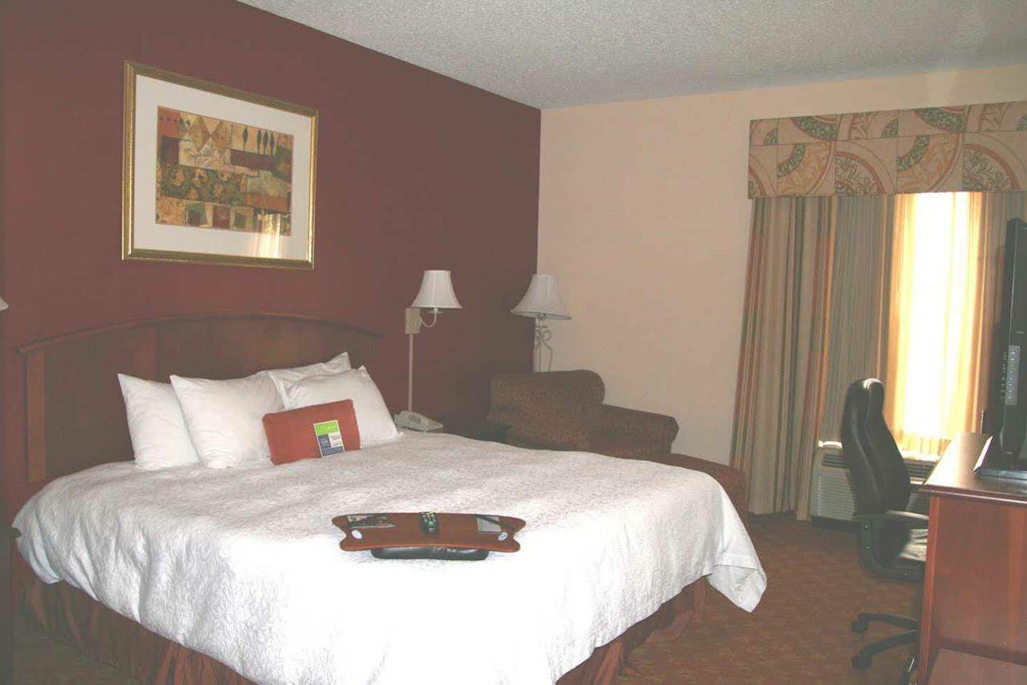 Hampton 3*