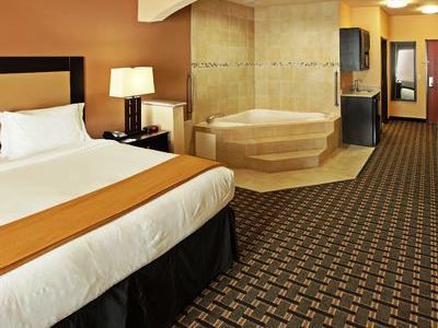 Hotel Express & By Ihg 2*