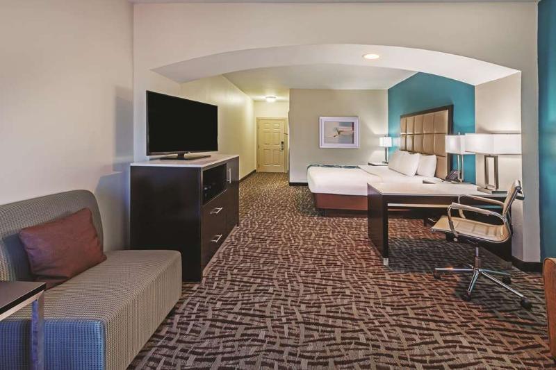 La Quinta And By Wyndham Hotel Paris