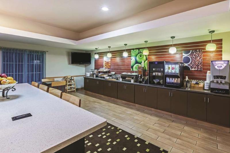 La Quinta And By Wyndham 3*